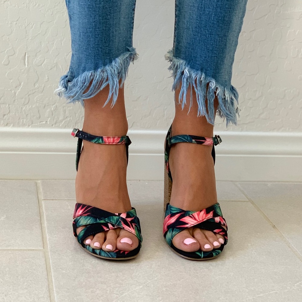 NIB Floral Print Espadrille Block Heel Sandal - Picture 2 of 7